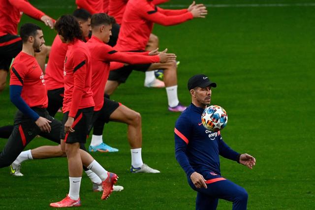 诺伊尔肋骨受伤，下周欧冠拜仁对阵巴黎出战成疑